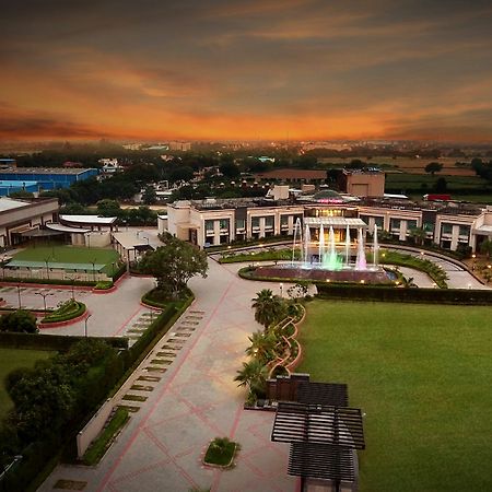 City Park Resort Bahadurgarh ภายนอก รูปภาพ